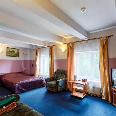 Guest house Viesu Nams “dimantu Ferma” Ikskile