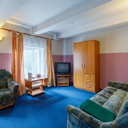Viesu Nams “dimantu Ferma” Guest house Ikskile