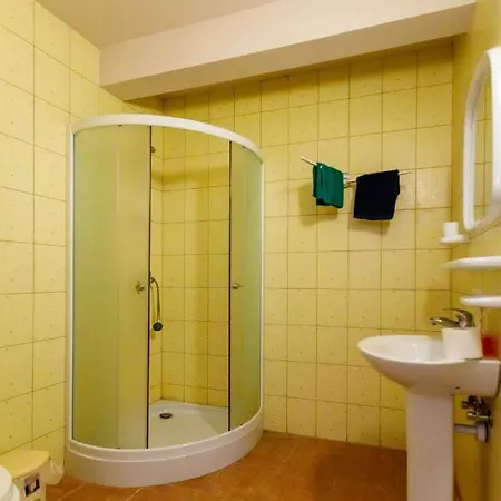 Guest house Viesu Nams “dimantu Ferma”